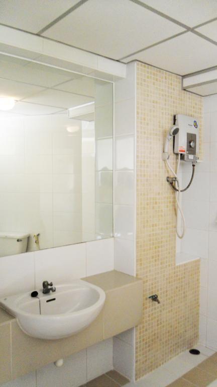 Thanapa Place Bangkok Room photo