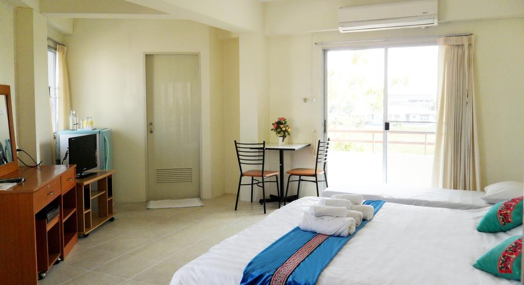 Thanapa Place Bangkok Room photo
