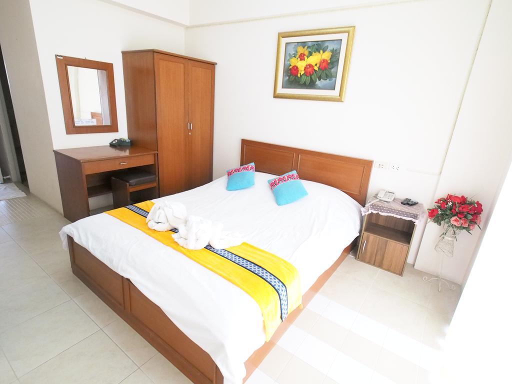Thanapa Place Bangkok Room photo