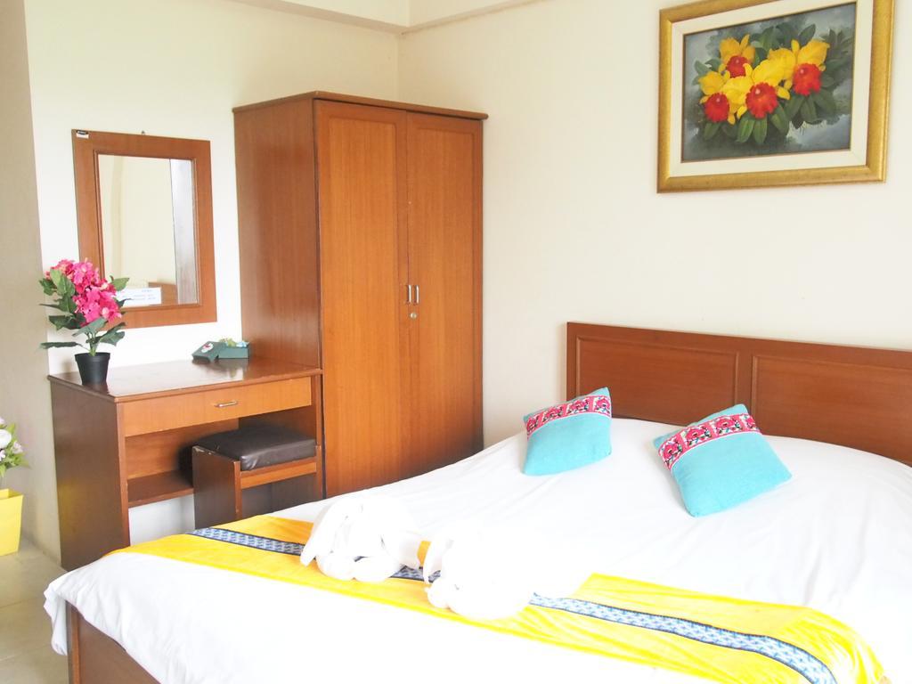 Thanapa Place Bangkok Room photo