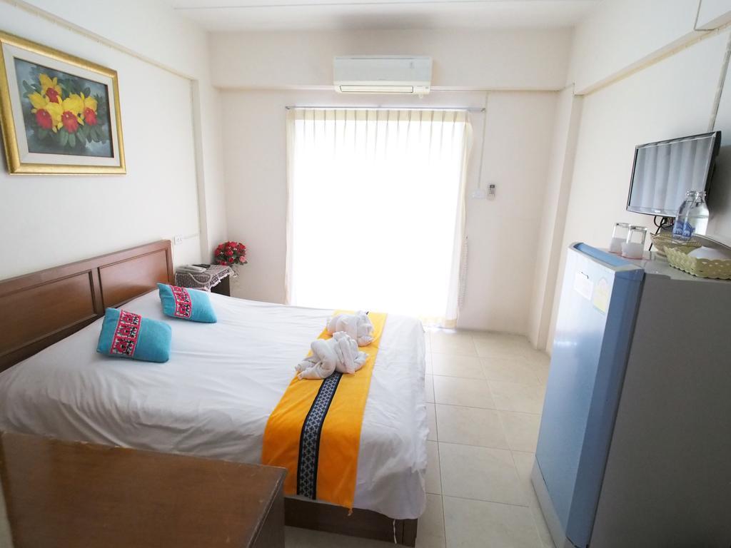 Thanapa Place Bangkok Room photo