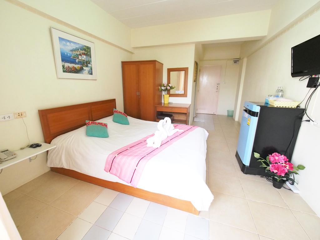 Thanapa Place Bangkok Room photo