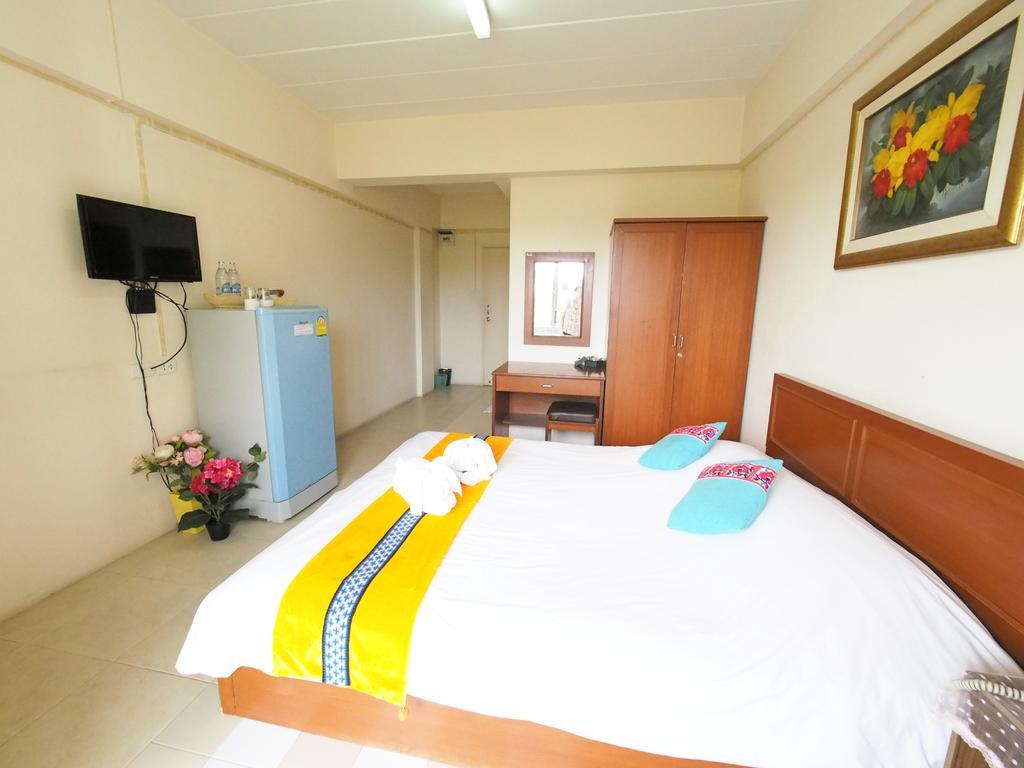 Thanapa Place Bangkok Room photo