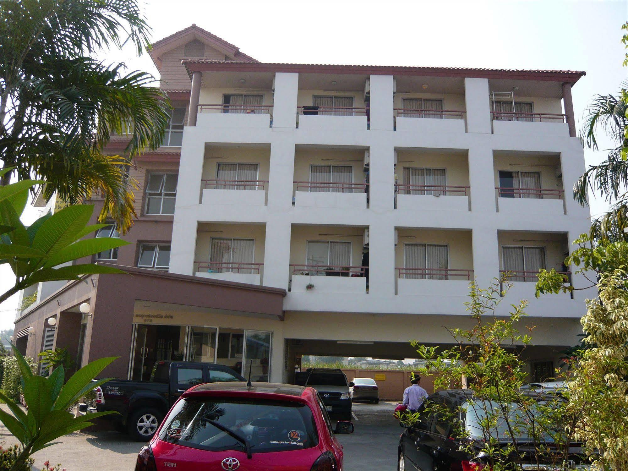 Thanapa Place Bangkok Exterior photo
