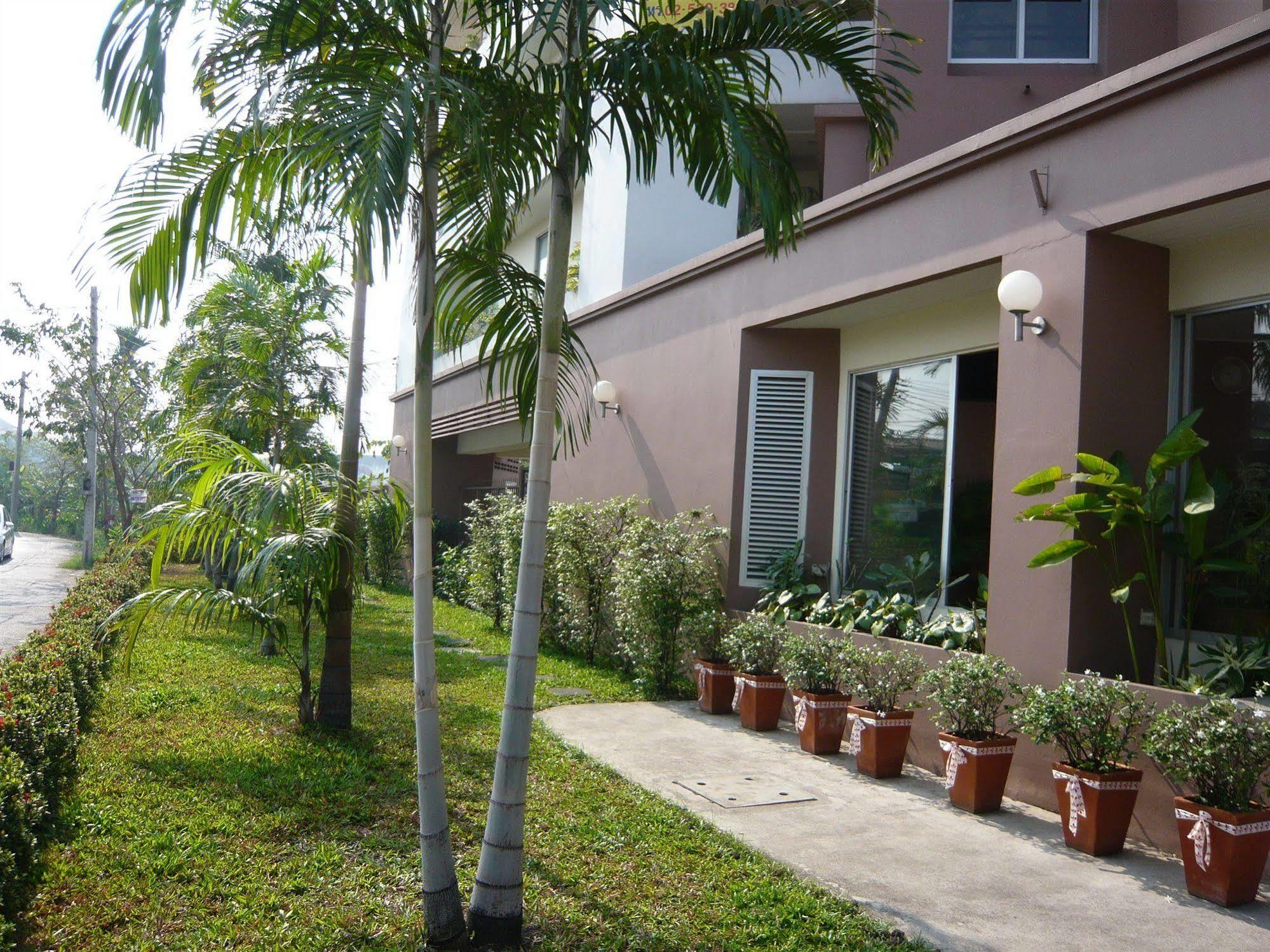 Thanapa Place Bangkok Exterior photo