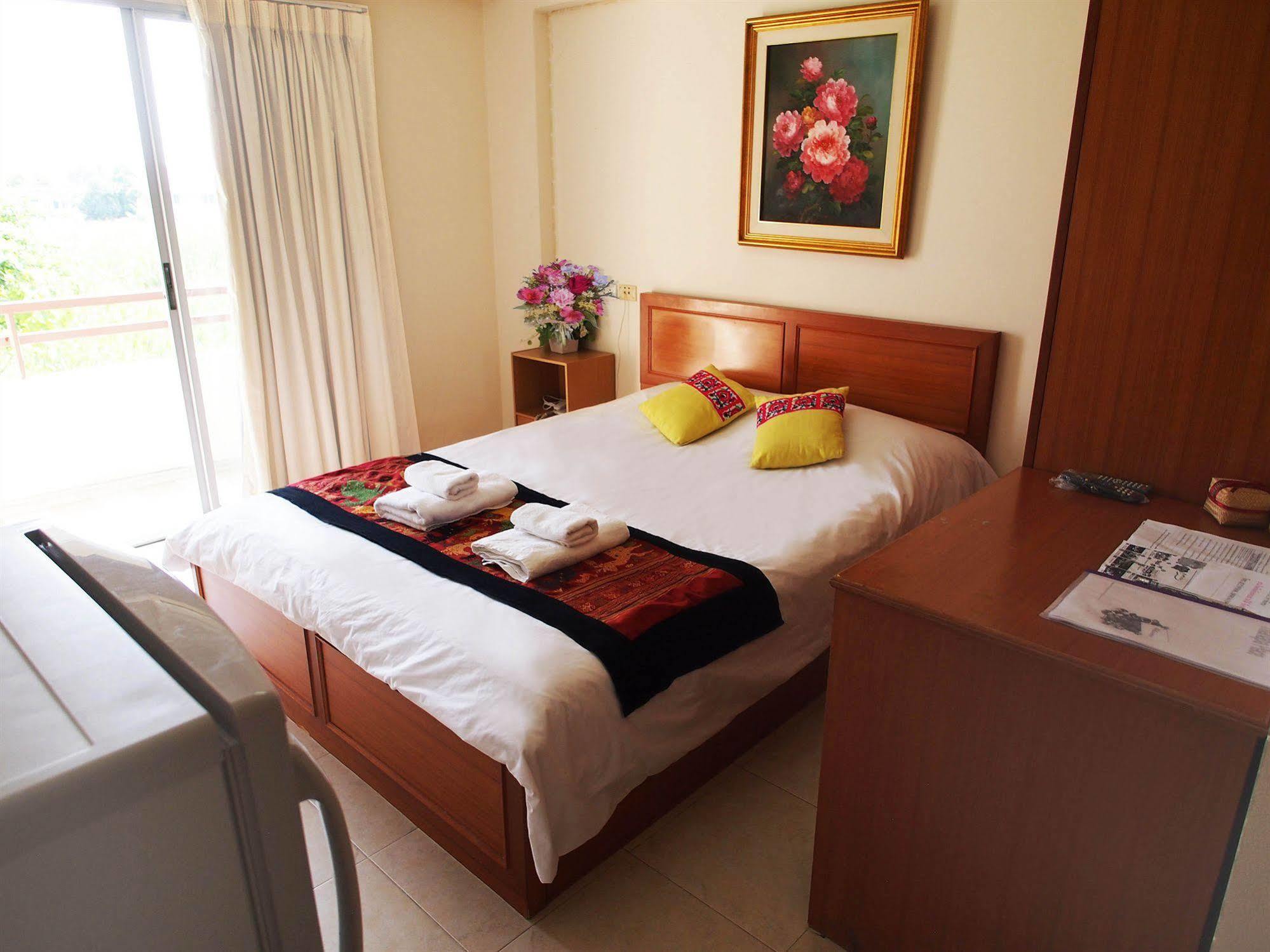 Thanapa Place Bangkok Exterior photo