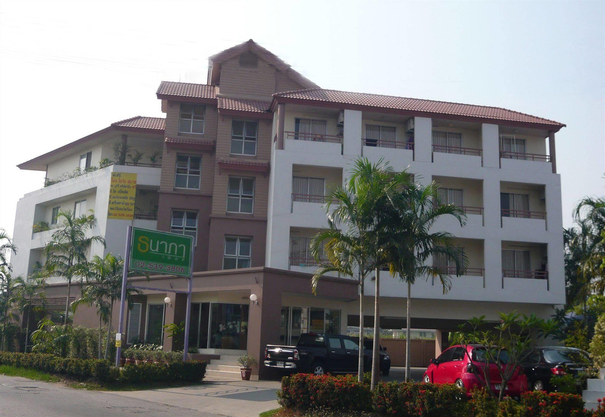 Thanapa Place Bangkok Exterior photo